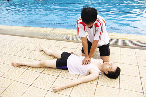 so cuu nguoi bi duoi nuoc