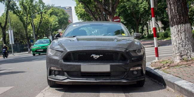 Tóm gọn ngựa hoang Ford Mustang GT 5.0 trên phố Hà Nội