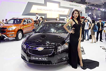 GM Việt Nam ra mắt Chevrolet Cruze Black Edition