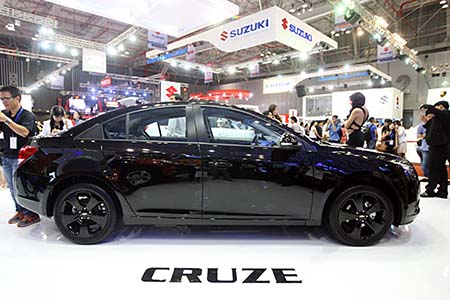 GM Việt Nam ra mắt Chevrolet Cruze Black Edition