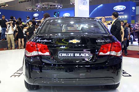 GM Việt Nam ra mắt Chevrolet Cruze Black Edition