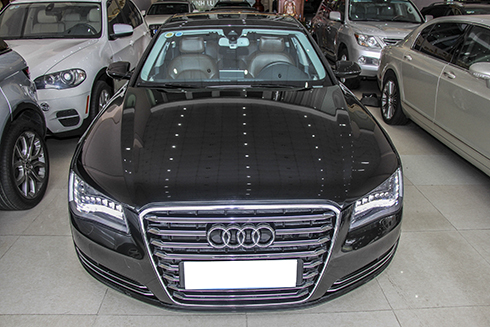 Audi A8L 2011 đã lăn bánh khoảng 37.000km.